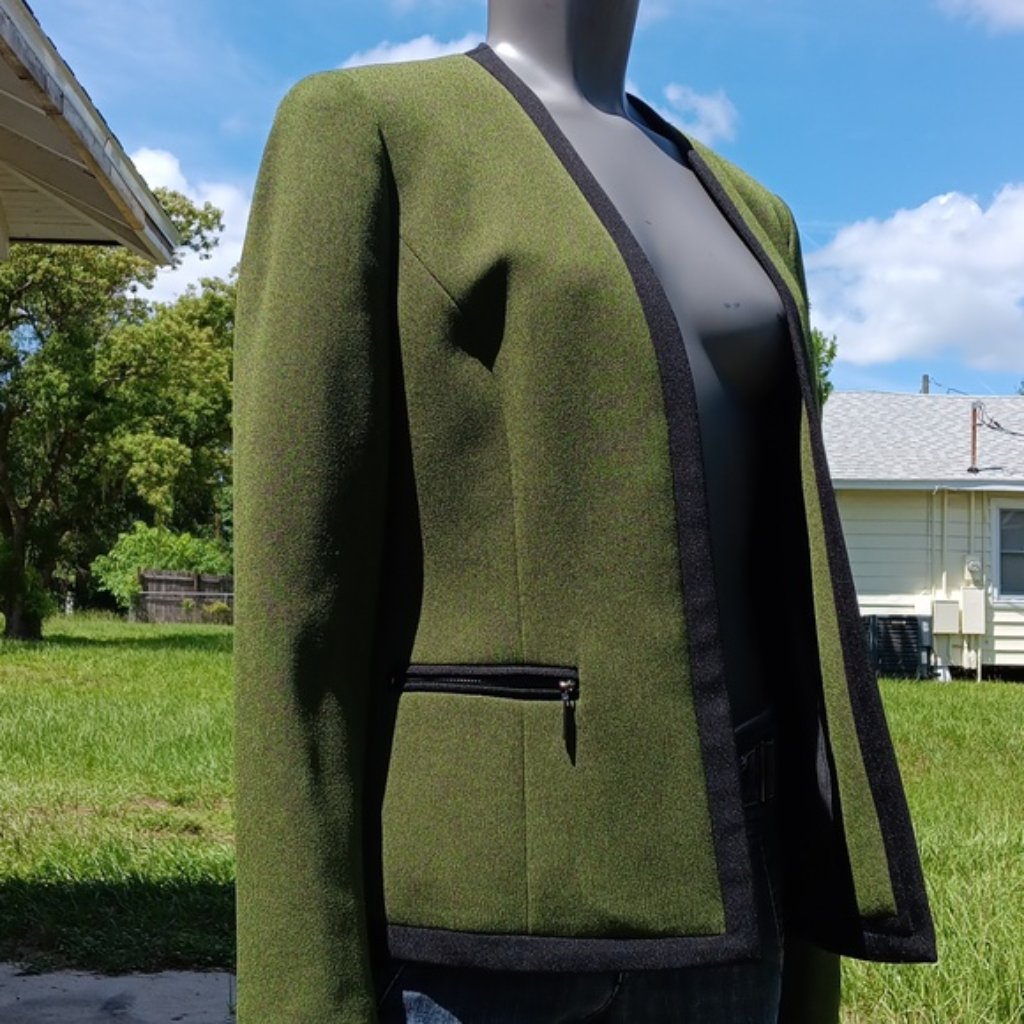 Kasper Ladies Beautifully Designed Luxury Blazer (Korea)